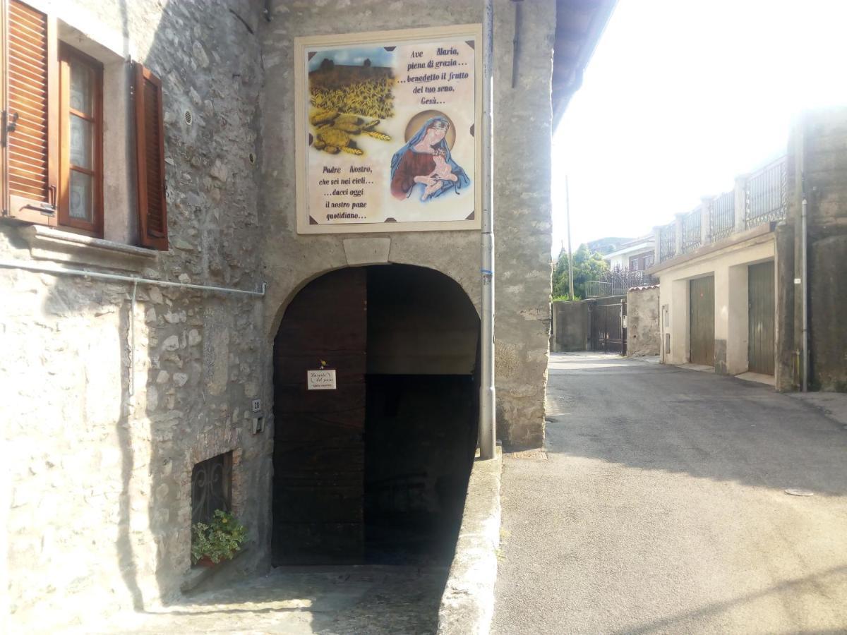 La Corte Del Pane Valbrona Bagian luar foto