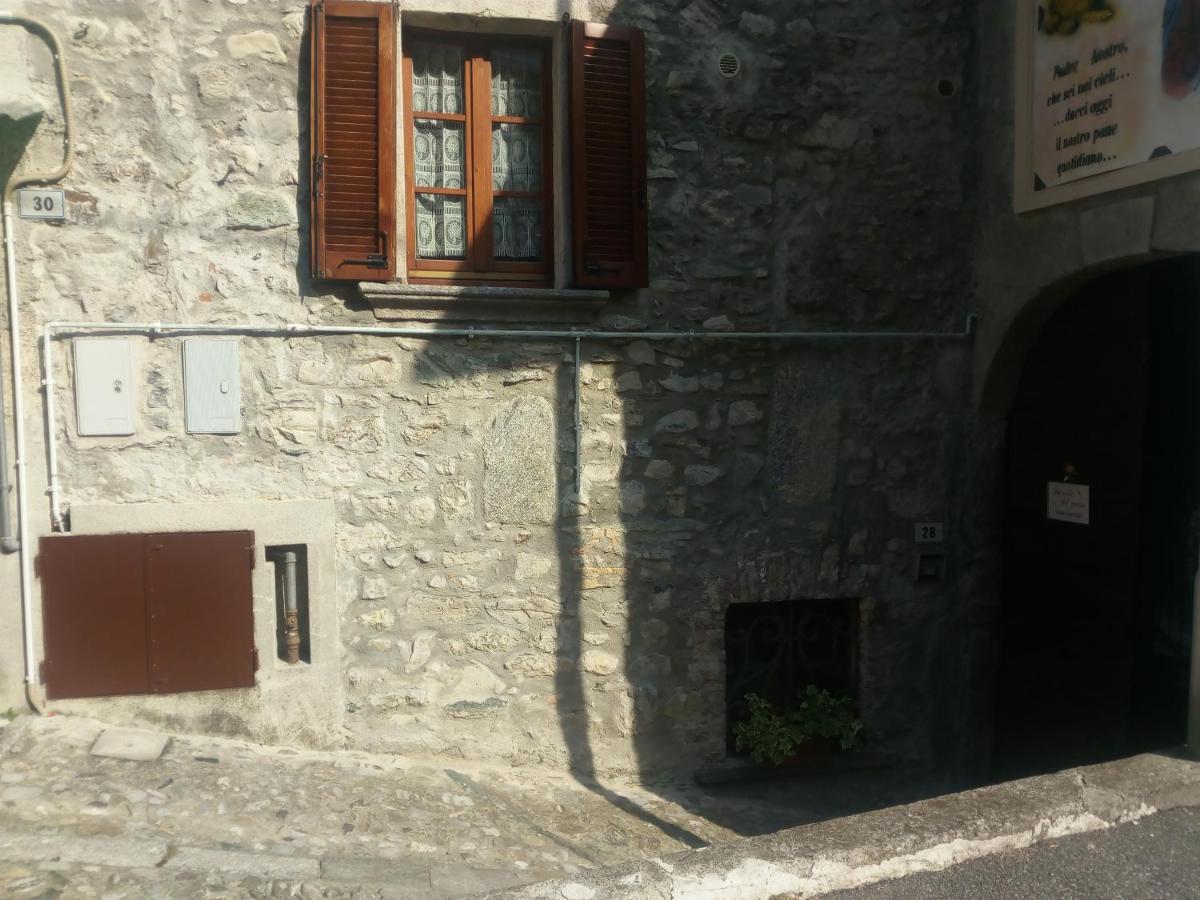 La Corte Del Pane Valbrona Bagian luar foto