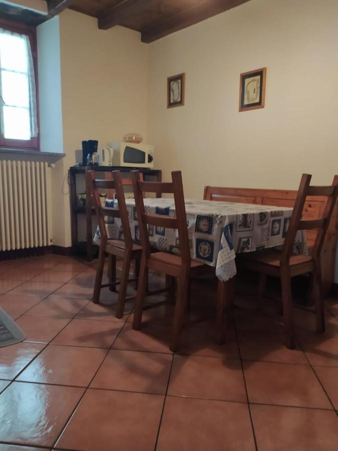 La Corte Del Pane Valbrona Bagian luar foto