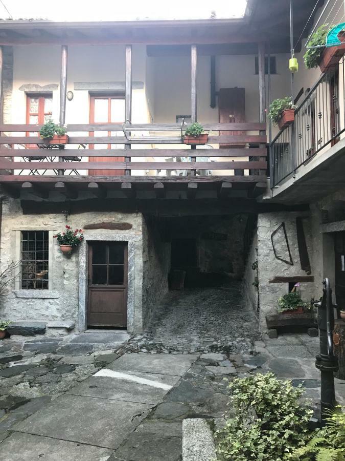La Corte Del Pane Valbrona Bagian luar foto