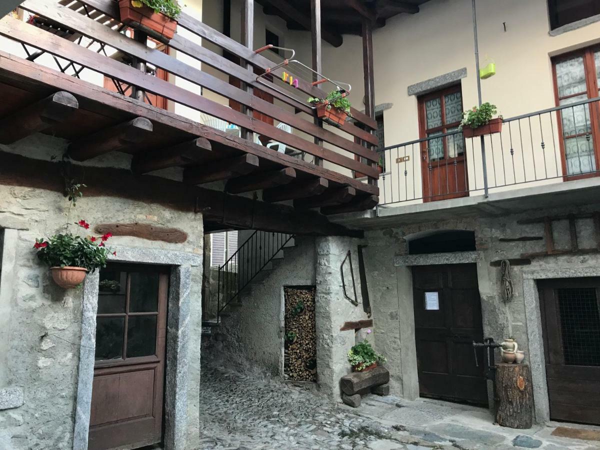 La Corte Del Pane Valbrona Bagian luar foto