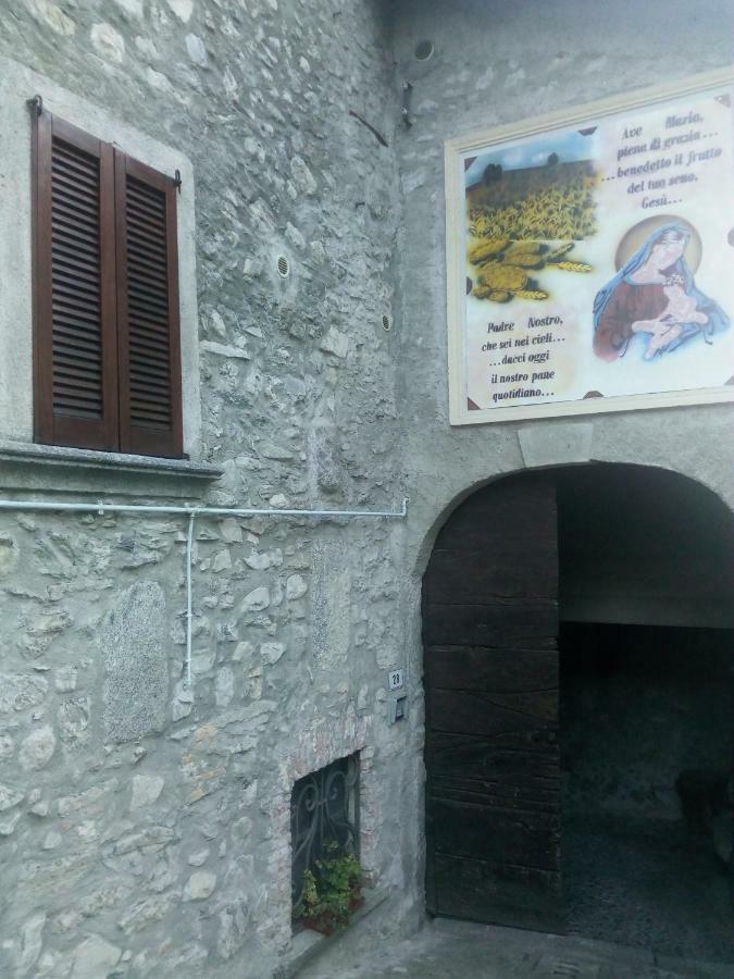 La Corte Del Pane Valbrona Bagian luar foto